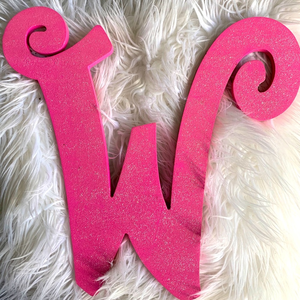 GLITTER PINK “W”